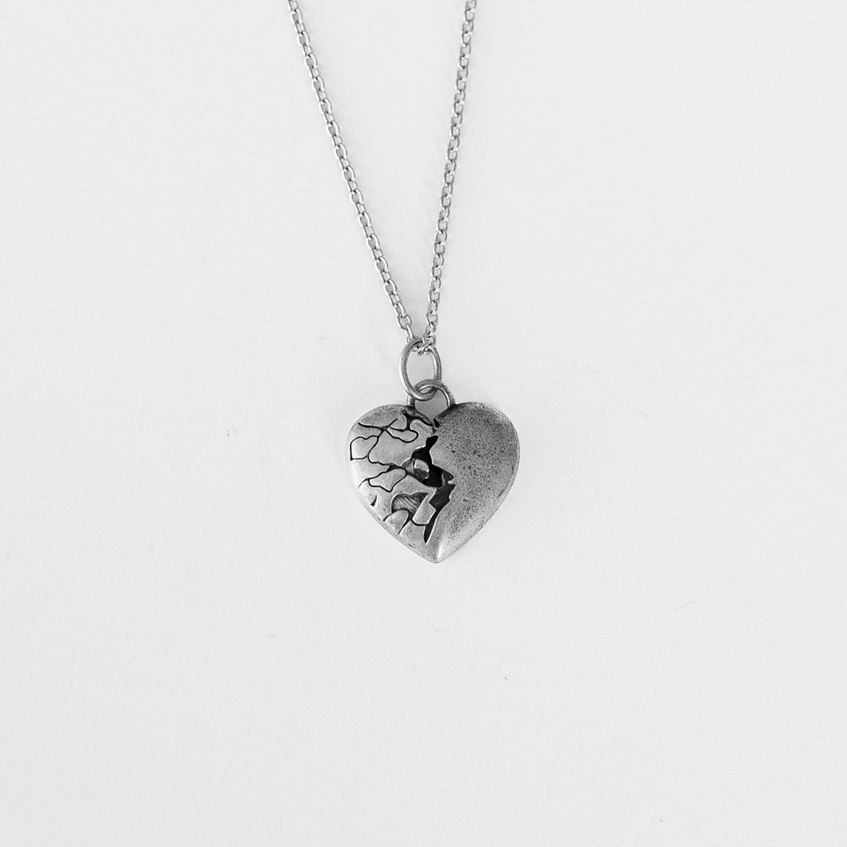 Colgante Heart Broken de plata 925 BOASI con cadena, corazón roto