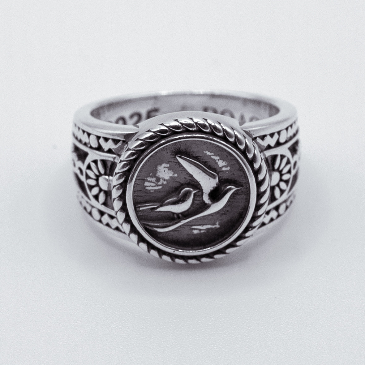 Anillo Freedom de plata 925 BOASI, detalle de los pájaros